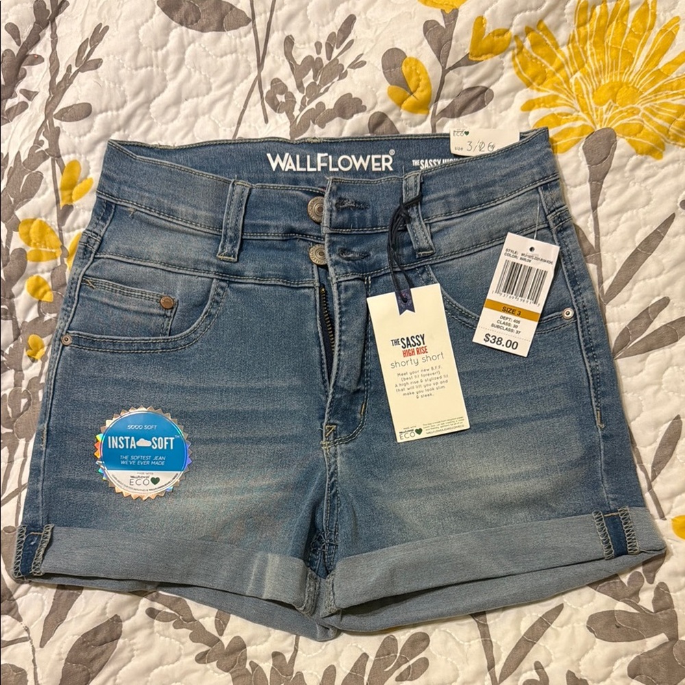 Wallflower Women's Classic Blue Jean Shorts Sassy High Rise